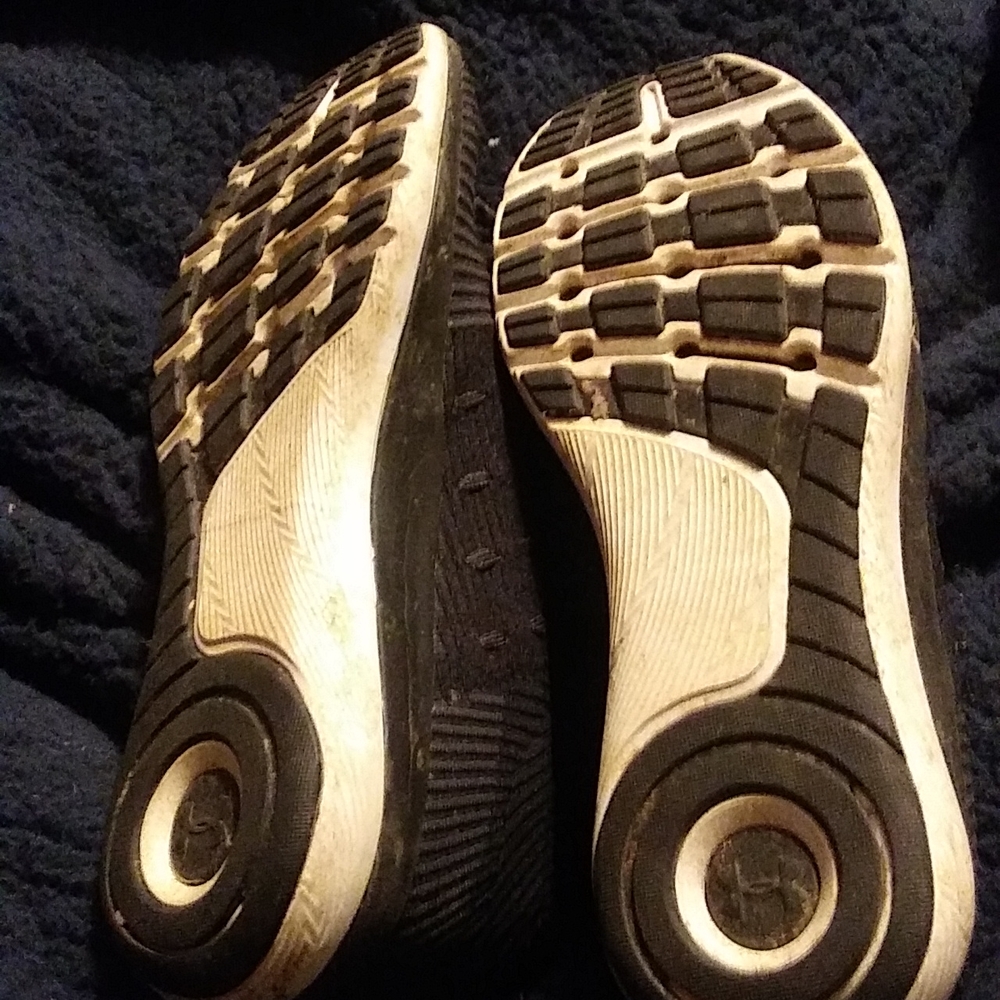 Shoes - Picture 3 of 4